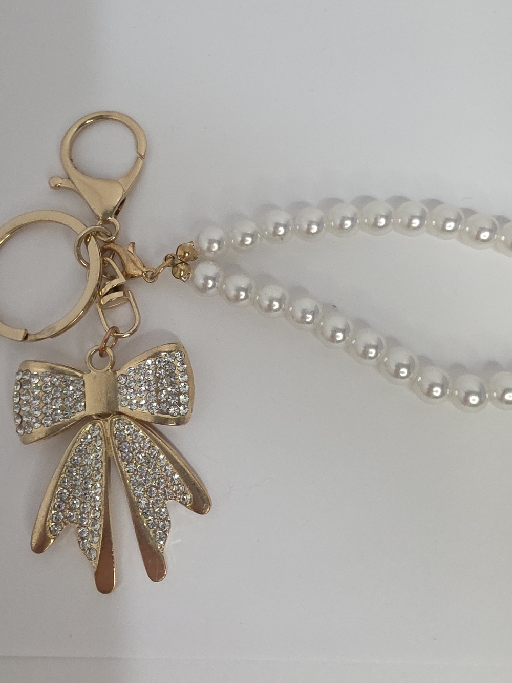 Gold Bow Key & Card Holder with Pearl Bead Strand
